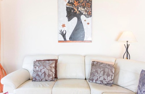 Canada Apartamento | Penthouse Apt with Sea and Country Views by Cara Rentals