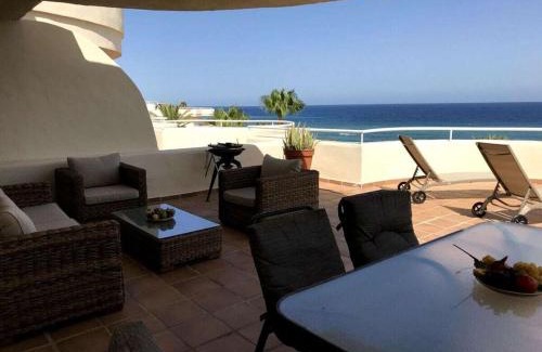 Buenas Noches Casa | Penthouse Bermuda Beach 2