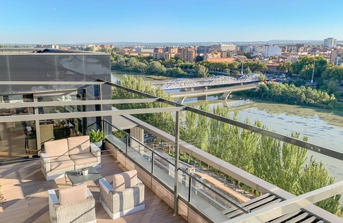 Barrio de Jesus Apartamento | Penthouse best views of Pilar jacuzzi and garage