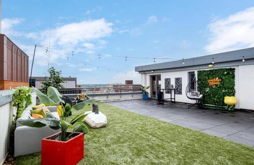 The Westside Apartamento | Penthouse Botanica- Wyndale Signature Stays