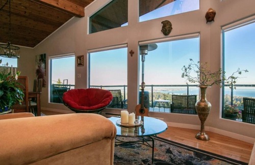Colwood Casa | Penthouse - Breathtaking Views