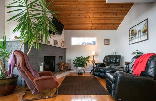 Colwood Casa | Penthouse - Breathtaking Views
