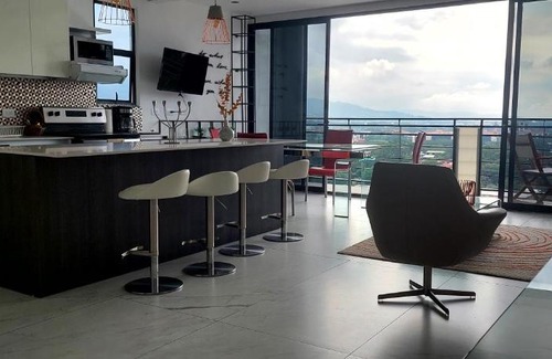 Santa Ana Apartamento | Penthouse con terraza y hermosa vista. Jacuzzi privado.