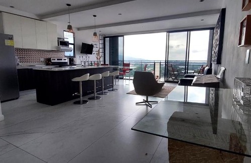 Santa Ana Apartamento | Penthouse con terraza y hermosa vista. Jacuzzi privado.