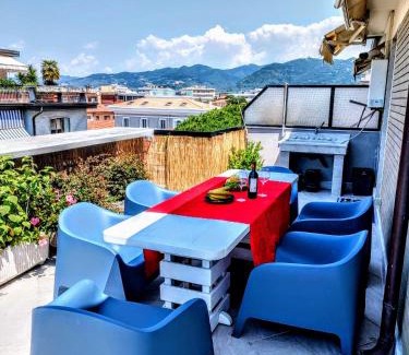 Marina di Carrara Apartamento | -Penthouse con Terrazza Panoramica -Free Parking-
