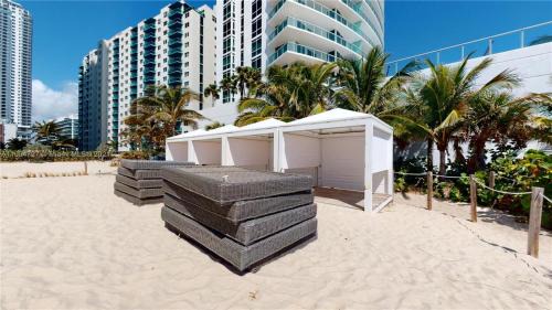 Hollywood South Central Beach Apartamento | Penthouse Condo at Lyfe Resort and Residences
