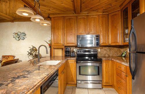 Townsite Casa | Penthouse Condo w/Panoramic Ocean Views at Beach Resort