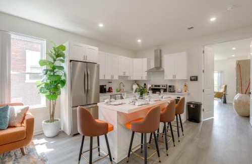 North Philadelphia West Apartamento | Penthouse Condo with Rooftop Deck in Philadelphia!