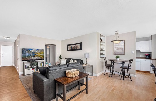 Capitol Hill Condominio | Penthouse Condo with Views