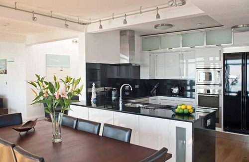 Teignmouth Apartamento | Penthouse Five - Stunning Spacious Apartment with Unrivalled Panoramic Sea Views