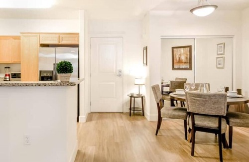 Westwood Apartamento | Penthouse Fountain View 2 Bed 2 Bath Apartment G19