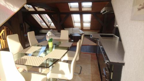 Senftenberg Apartamento | Penthouse Himmelreich großzügige Maisonette auf 152 qm mit Klima & Kamin