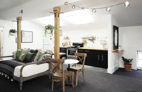 Clifton Apartamento | Penthouse in historic brothel, drenched in sunlight!