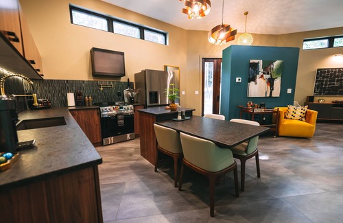 Laurelville Cabina | Penthouse in the Trees : 15 minutes to Hocking Hills State Park : Stunning Views