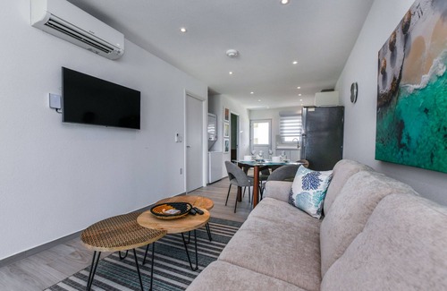 Ponton Apartamento | Nieuw penthouse met zeezicht. Fantastisch gelegen dichtbij het strand en de stad