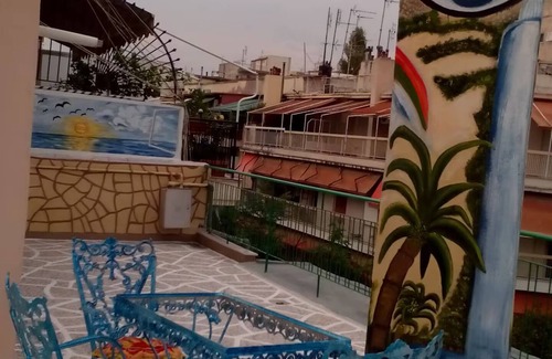 Thessaloniki Apartamento | Penthouse on the 4th floor with huge Balcony! 10 min away from Metro.