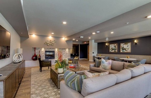 Ocotillo Condominio | Penthouse Pool/Mountain Views! Resort Living.