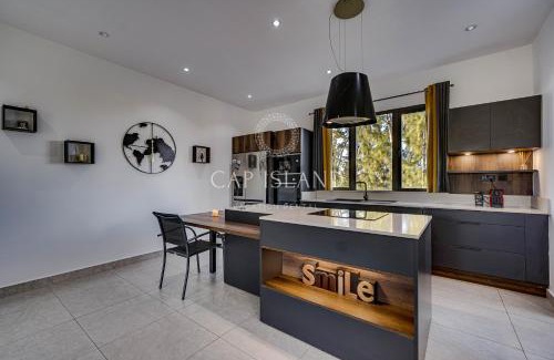 Pereybere Apartamento | Penthouse proche Plages, Restaurants & Supermarché