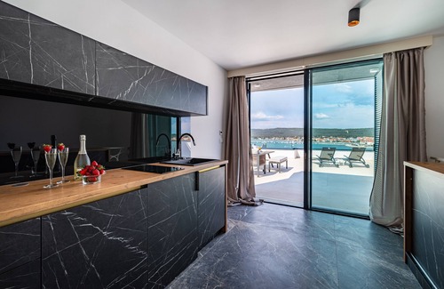 Sukosan Apartamento | Penthouse Punta Vista