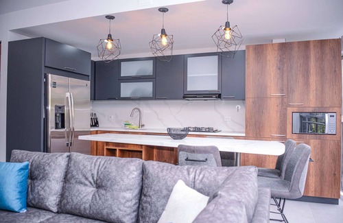 El Castillo Apartamento | Penthouse Roof inside Lleras Duplex 3 Bedroom AC Hot Tub