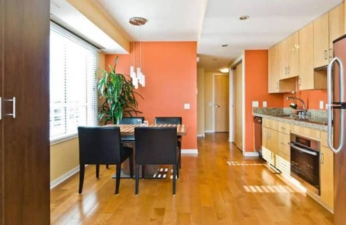 Tenderloin Apartamento | Penthouse Studio w BBQ and Rooftop Deck - San Francisco Life Real Estate