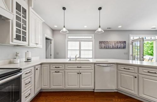 Blue Ridge Apartamento | Penthouse Suite Right in the Heart of Downtown - Trackside