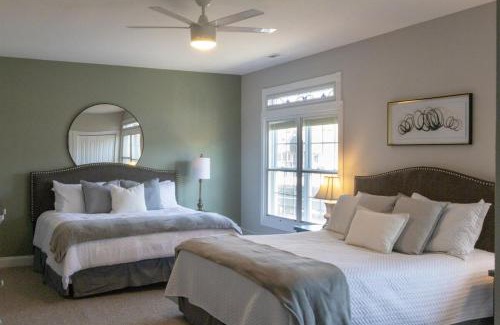 Blue Ridge Apartamento | Penthouse Suite Right in the Heart of Downtown - Trackside