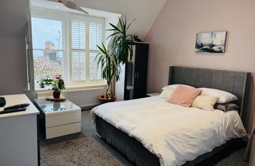 St Leonards-On-Sea Apartamento | Penthouse Suite, Sea View, Close to Shops, Beach and Train