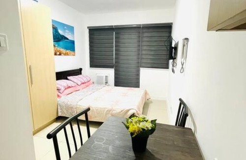 Matandang Balara Apartamento | Penthouse Unit @ 19 floor w/ Balcony. Studio type.