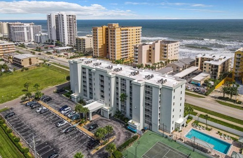 Ocean View Halifax Estates Condominio | Penthouse Condo with Ocean & Intercoastal view in beautiful Daytona Beach Shores