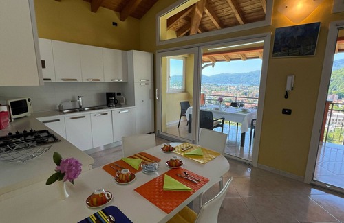 Cissano Apartamento | Penthouse Valentino with terrace lake view
