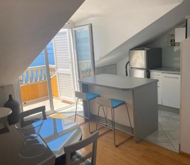 Podgora Apartamento | Penthouse Villa Spomenka top floor apartment on central beach