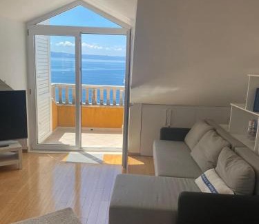 Podgora Apartamento | Penthouse Villa Spomenka top floor apartment on central beach