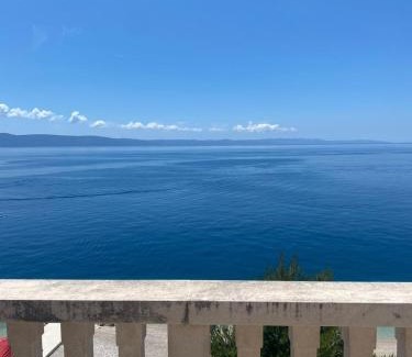 Podgora Apartamento | Penthouse Villa Spomenka top floor apartment on central beach