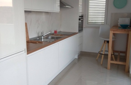 Vrboska Apartamento | Ático con vistas al mar en la playa.