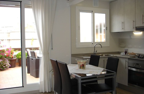 Sant Antoni Apartamento | Atico acogedor con gran terraza en el centro de Barcelona, junto Recinto Ferial.