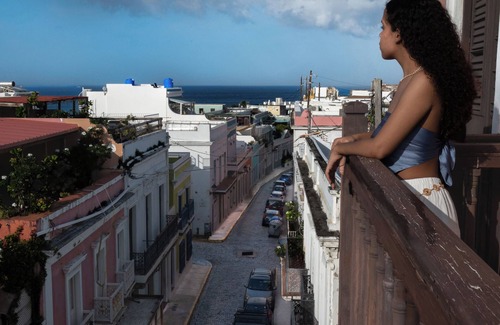 Ballaja Apartamento | Penthouse with Private Rooftop!