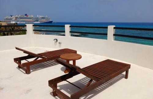 Majahual Apartamento | Penthouse with Roof Top Terrace