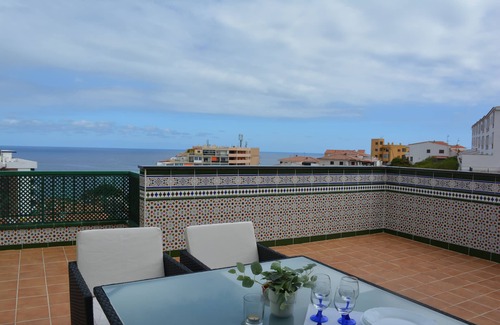 Las Caletillas Apartamento | Ático con vistas al mar y piscina en Las Caletillas WI-FI gratis