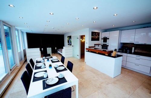 Ahrensburg Apartamento | Penthouse-Wohnung I zentral I gute Anbindung