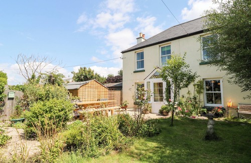 Kuggar Cabaña | PENTIRA, pet friendly, country holiday cottage in Kuggar