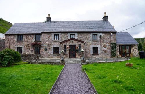 Abercraf Casa | Pentre Riding Stables