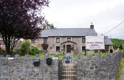 Abercraf Casa | Pentre Riding Stables