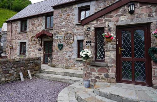 Abercraf Casa | Pentre Riding Stables