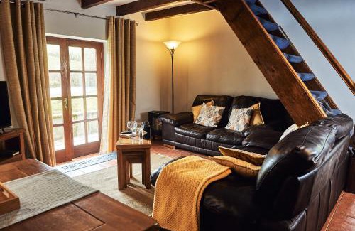 Llanybri Casa | Penuwch Boathouse