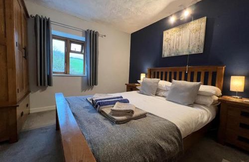 Llanybri Casa | Penuwch Boathouse