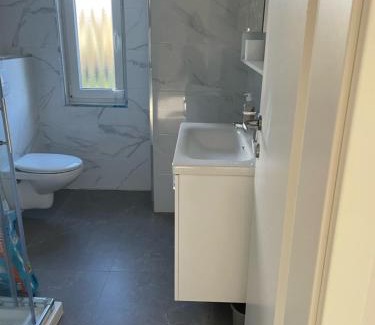 Postojna Apartamento | Penzion Škorenjček