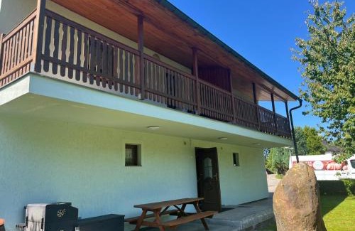 Sluknov Apartamento | Penzion a restaurace Balaton