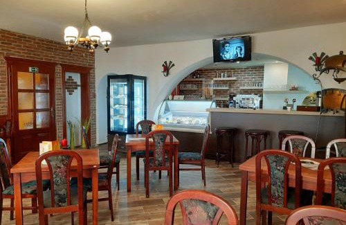 Becov nad Teplou Casa | Penzion - Restaurant U Zámku