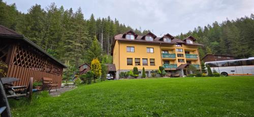 Huty Casa | Penzion Roháčan